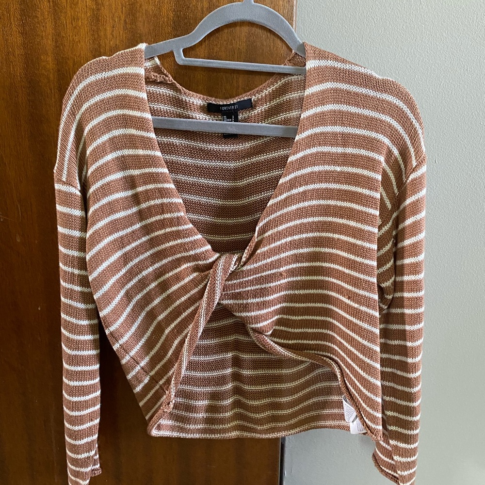 Cropped Sweater with Twist Knot Detail